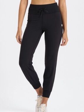 Vuori Black Women's Drawstring Jogger